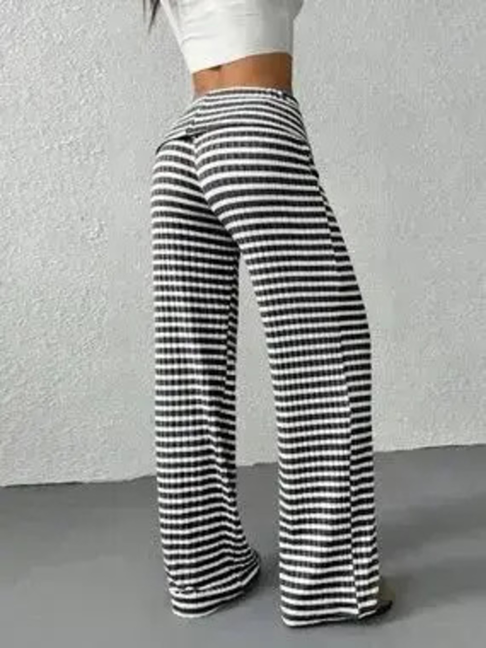 Striped Wide Leg Pants - Picture 8 of 9